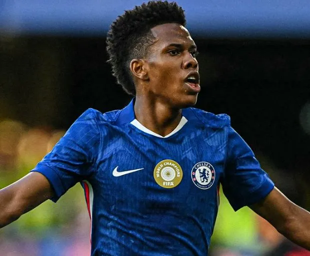 Estêvão Shines on First Chelsea Game